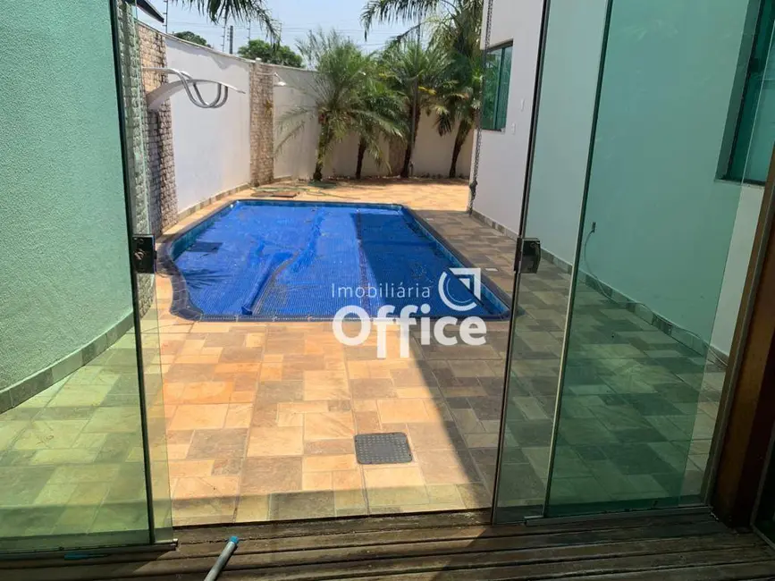 Foto 2 de Sobrado com 4 quartos à venda, 450m2 em Anápolis City, Anapolis - GO