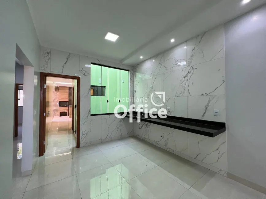 Foto 3 de Casa com 3 quartos à venda, 200m2 em Residencial Cerejeiras, Anapolis - GO