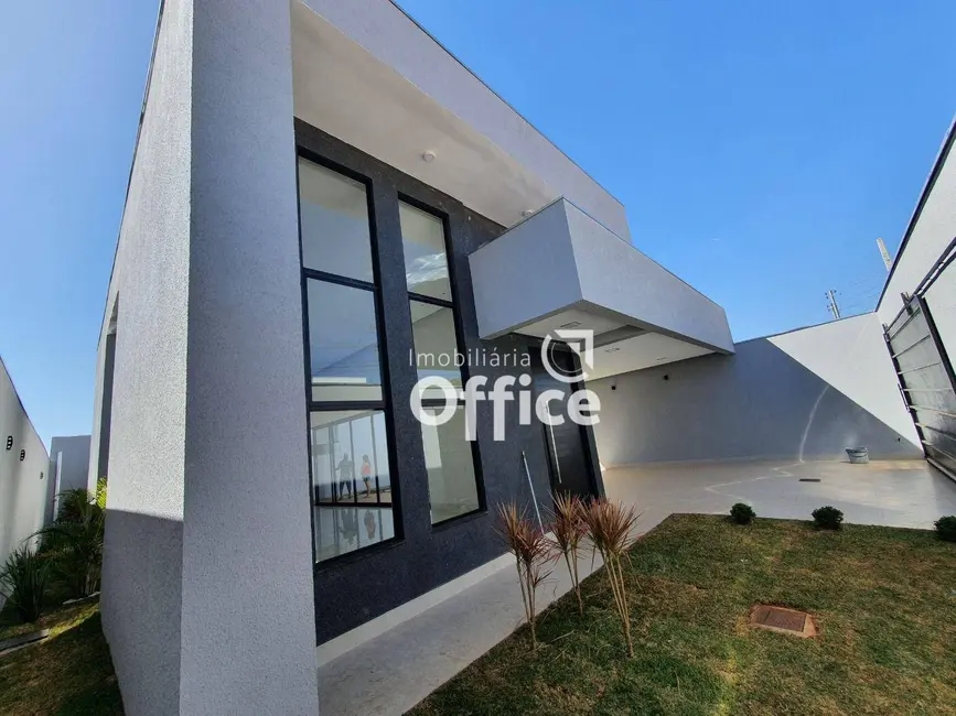 Foto 2 de Casa com 3 quartos à venda, 300m2 em Parque Brasília 2ª Etapa, Anapolis - GO