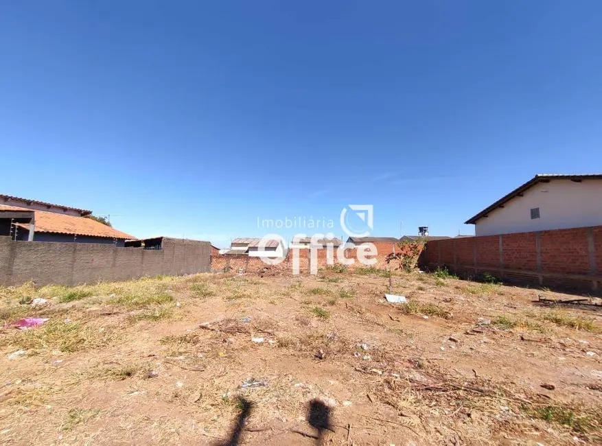 Foto 1 de Terreno / Lote à venda, 300m2 em Residencial São Vicente, Anapolis - GO
