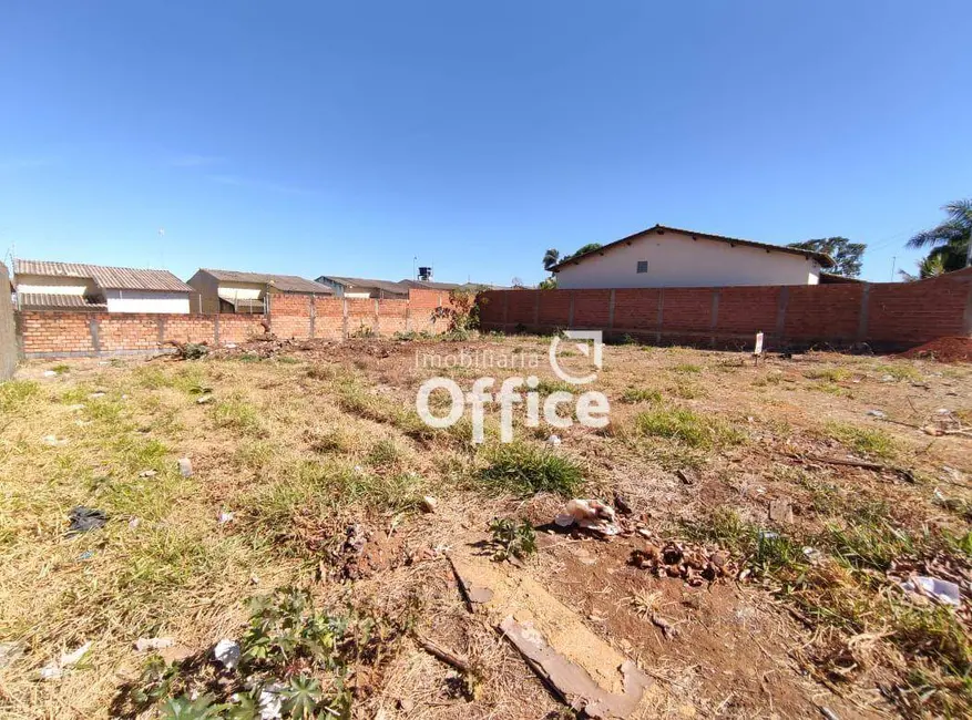 Foto 2 de Terreno / Lote à venda, 300m2 em Residencial São Vicente, Anapolis - GO