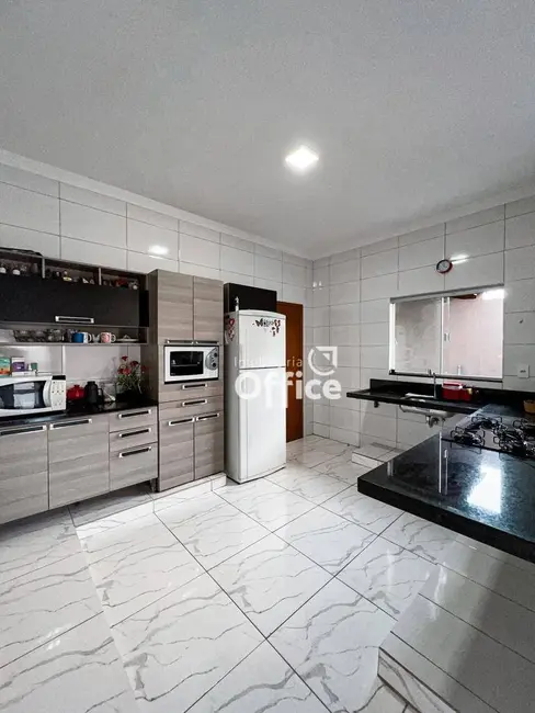 Foto 4 de Casa com 3 quartos à venda, 300m2 em Chácaras Colorado, Anapolis - GO