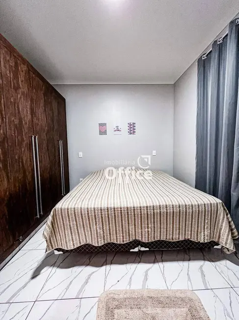 Foto 6 de Casa com 3 quartos à venda, 300m2 em Chácaras Colorado, Anapolis - GO