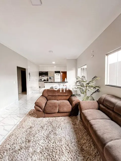 Foto 2 de Casa com 3 quartos à venda, 300m2 em Chácaras Colorado, Anapolis - GO