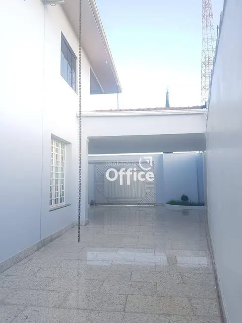 Sobrado com 4 quartos à venda, 450m2 em Parque Iracema, Anapolis - GO - imagem 7 Foto 7 de Sobrado com 4 quartos à venda, 450m2 em Parque Iracema, Anapolis - GO