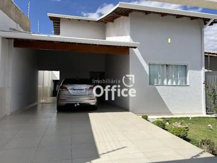 Foto 4 de Casa com 3 quartos à venda, 300m2 em Anapolis - GO