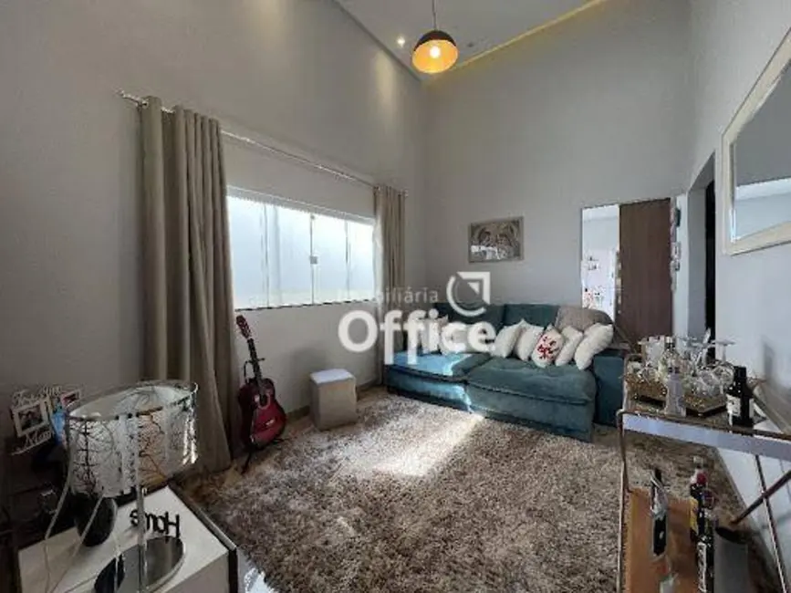 Foto 8 de Casa com 3 quartos à venda, 300m2 em Anapolis - GO