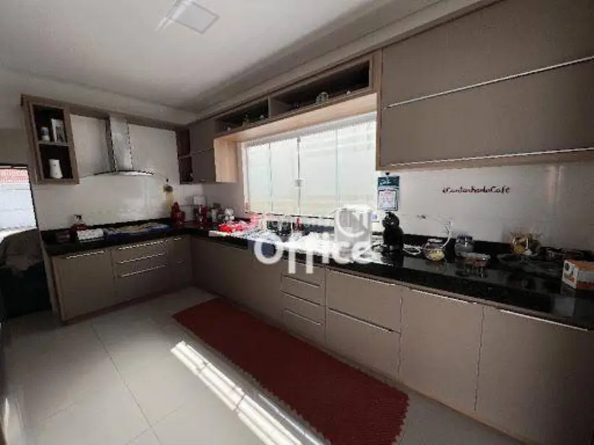 Foto 9 de Casa com 3 quartos à venda, 300m2 em Anapolis - GO