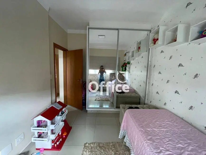 Foto 9 de Apartamento com 3 quartos à venda em Residencial Araujoville, Anapolis - GO