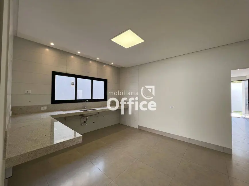 Sobrado com 3 quartos à venda, 300m2 em Parque Brasília 2ª Etapa, Anapolis - GO - imagem 8 Foto 8 de Sobrado com 3 quartos à venda, 300m2 em Parque Brasília 2ª Etapa, Anapolis - GO