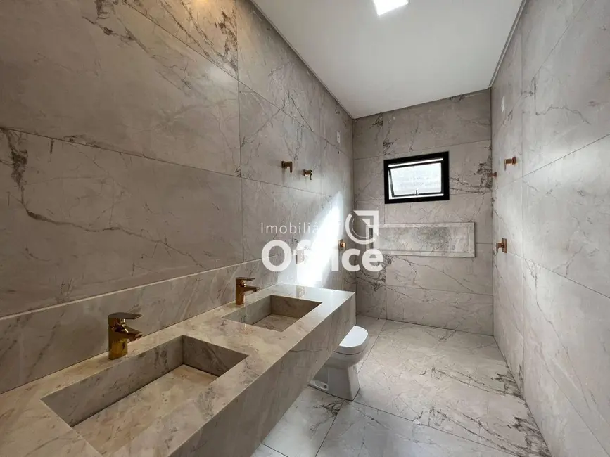 Foto 8 de Casa com 3 quartos à venda, 360m2 em Anapolis - GO