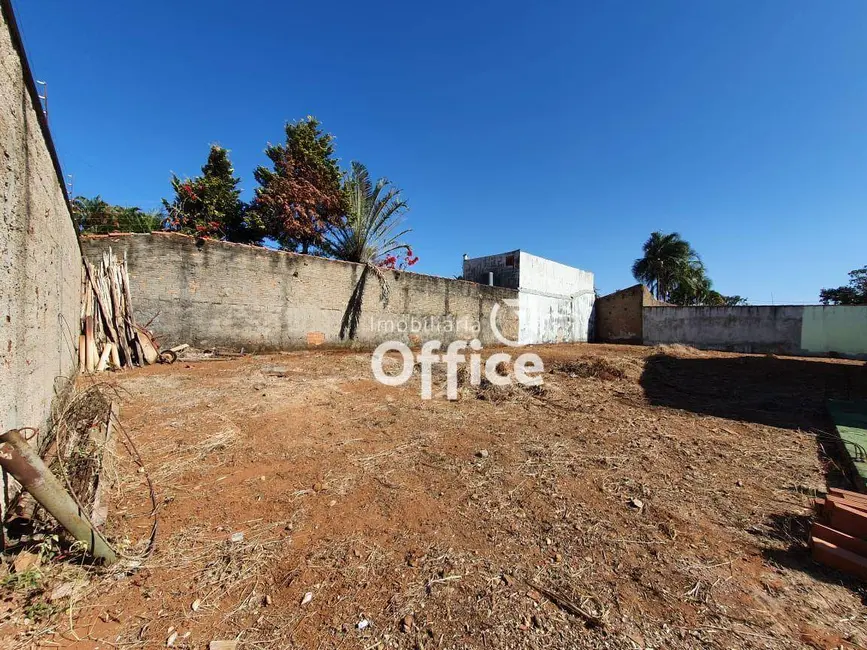 Foto 2 de Terreno / Lote à venda, 300m2 em Anápolis City, Anapolis - GO
