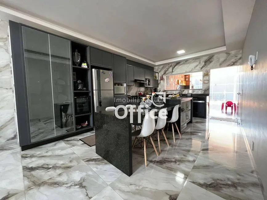 Casa com 3 quartos à venda, 558m2 em Jardim Ana Paula, Anapolis - GO - imagem 8 Foto 8 de Casa com 3 quartos à venda, 558m2 em Jardim Ana Paula, Anapolis - GO
