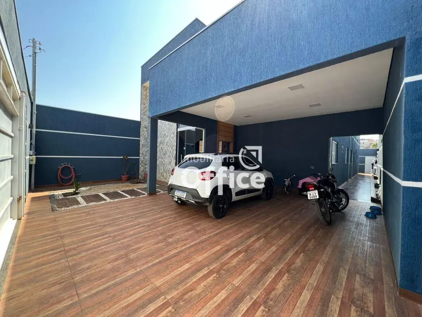 Casa com 3 quartos à venda, 558m2 em Jardim Ana Paula, Anapolis - GO - imagem 2 Foto 2 de Casa com 3 quartos à venda, 558m2 em Jardim Ana Paula, Anapolis - GO