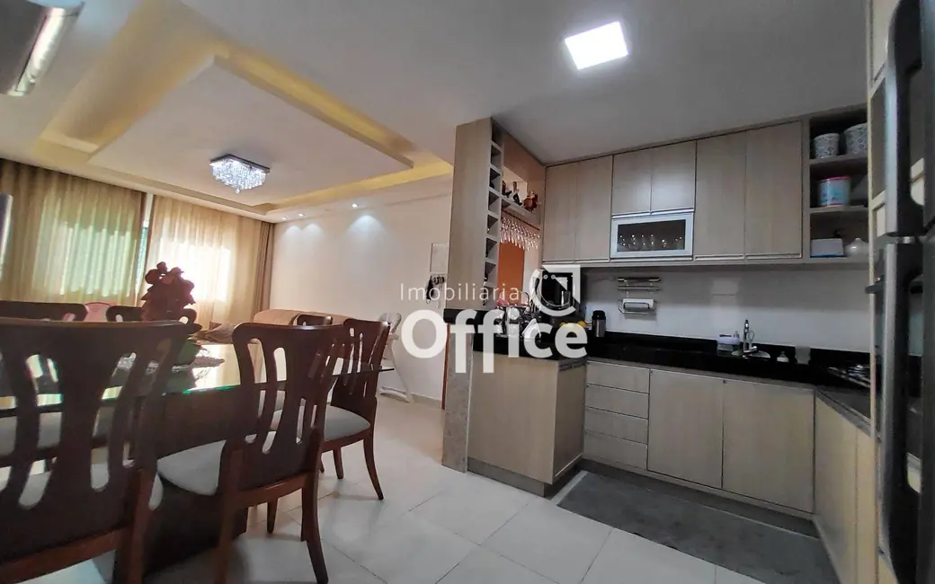 Foto 4 de Apartamento com 3 quartos à venda, 79m2 em Chácaras Colorado, Anapolis - GO