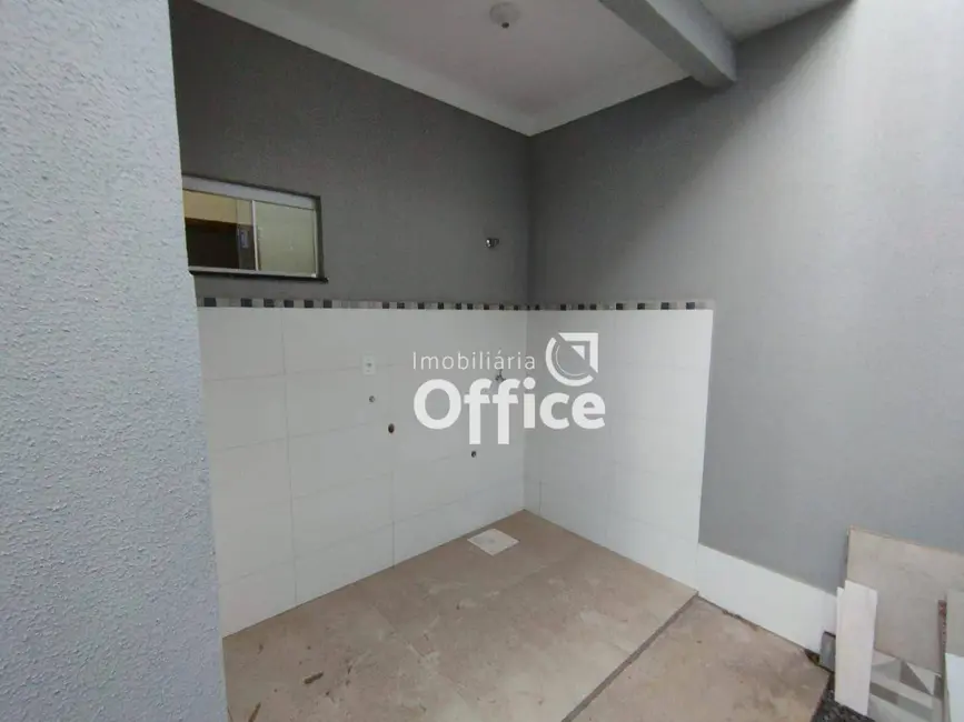 Casa com 3 quartos à venda, 150m2 em Residencial Flor do Cerrado, Anapolis - GO - imagem 3 Foto 3 de Casa com 3 quartos à venda, 150m2 em Residencial Flor do Cerrado, Anapolis - GO