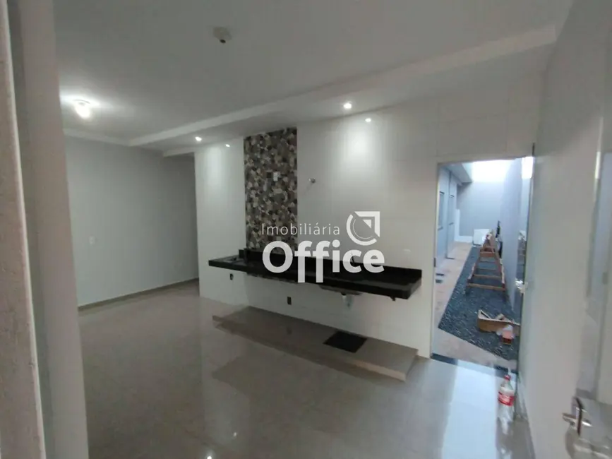 Foto 2 de Casa com 3 quartos à venda, 150m2 em Residencial Flor do Cerrado, Anapolis - GO