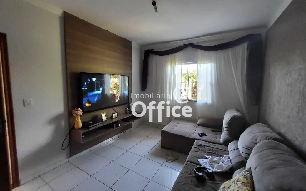 Casa com 3 quartos à venda, 300m2 em Parque Brasília 2ª Etapa, Anapolis - GO - imagem 8 Foto 8 de Casa com 3 quartos à venda, 300m2 em Parque Brasília 2ª Etapa, Anapolis - GO