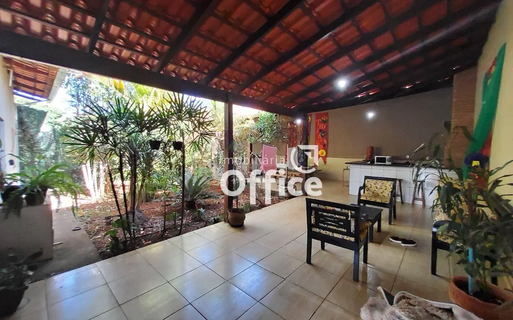 Casa com 3 quartos à venda, 300m2 em Parque Brasília 2ª Etapa, Anapolis - GO - imagem 4 Foto 4 de Casa com 3 quartos à venda, 300m2 em Parque Brasília 2ª Etapa, Anapolis - GO