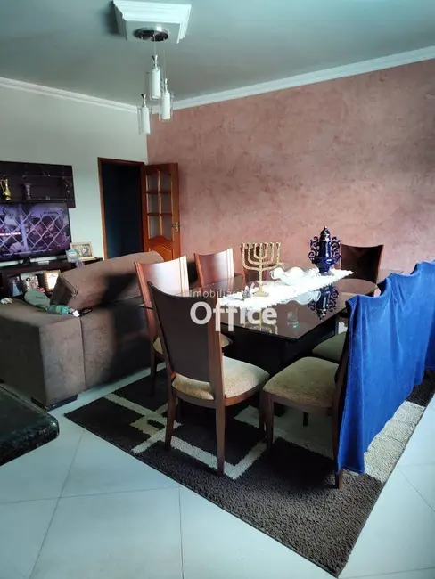 Casa com 3 quartos à venda, 375m2 em Alvorada, Anapolis - GO - imagem 7 Foto 7 de Casa com 3 quartos à venda, 375m2 em Alvorada, Anapolis - GO