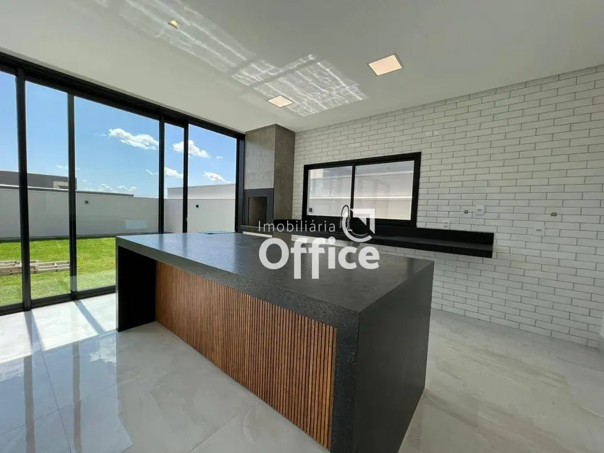 Foto 8 de Sobrado com 3 quartos à venda, 360m2 em Anapolis - GO