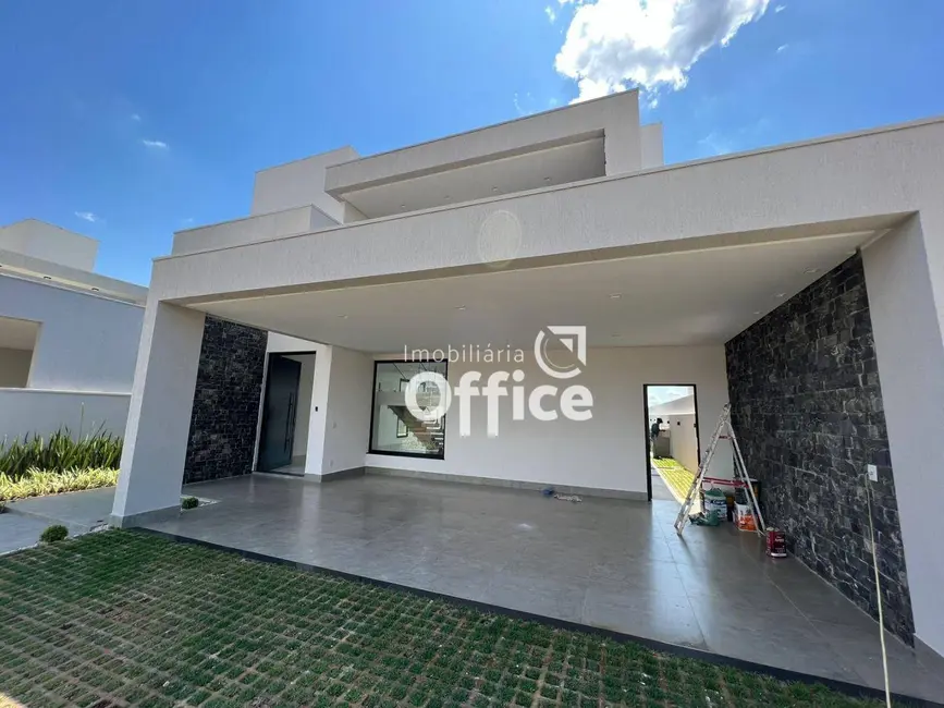 Foto 2 de Sobrado com 3 quartos à venda, 360m2 em Anapolis - GO