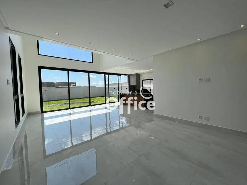 Foto 6 de Sobrado com 3 quartos à venda, 360m2 em Anapolis - GO
