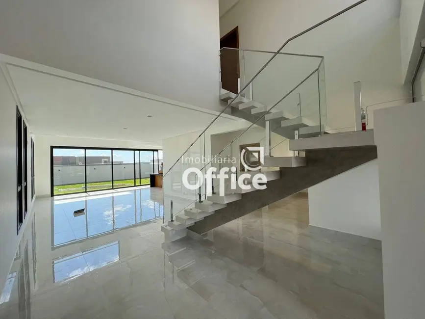 Foto 4 de Sobrado com 3 quartos à venda, 360m2 em Anapolis - GO