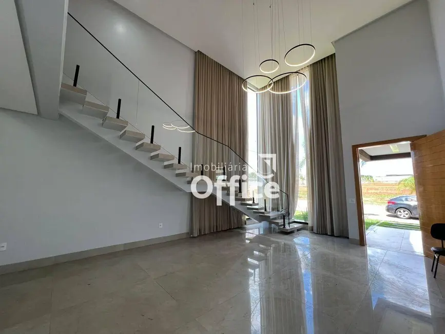 Sobrado com 4 quartos à venda, 720m2 em Anapolis - GO - imagem 7 Foto 7 de Sobrado com 4 quartos à venda, 720m2 em Anapolis - GO