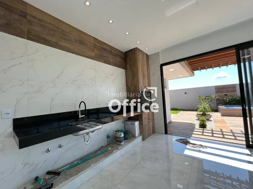 Foto 8 de Casa de Condomínio com 3 quartos à venda, 360m2 em Anapolis - GO