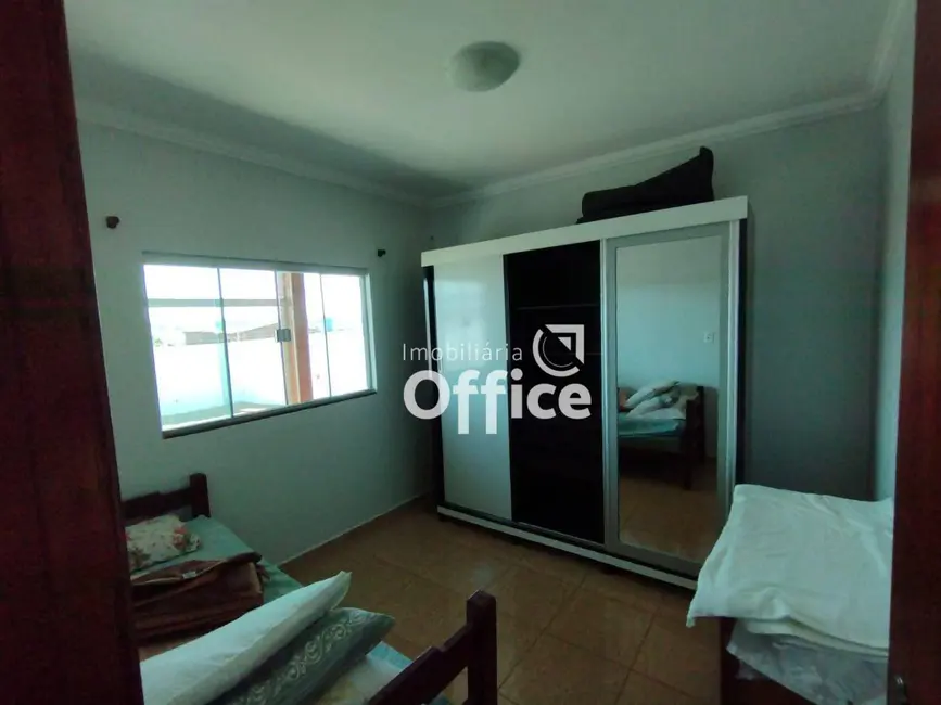 Casa com 3 quartos à venda, 480m2 em Setor Residencial das Rosas, Anapolis - GO - imagem 4 Foto 4 de Casa com 3 quartos à venda, 480m2 em Setor Residencial das Rosas, Anapolis - GO