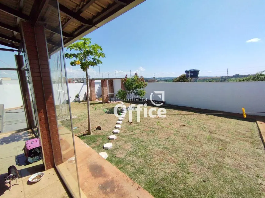 Casa com 3 quartos à venda, 480m2 em Setor Residencial das Rosas, Anapolis - GO - imagem 9 Foto 9 de Casa com 3 quartos à venda, 480m2 em Setor Residencial das Rosas, Anapolis - GO