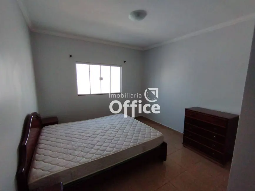 Casa com 3 quartos à venda, 480m2 em Setor Residencial das Rosas, Anapolis - GO - imagem 5 Foto 5 de Casa com 3 quartos à venda, 480m2 em Setor Residencial das Rosas, Anapolis - GO