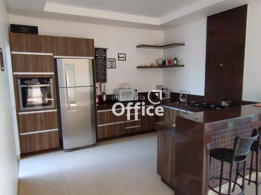 Foto 9 de Sobrado com 4 quartos à venda, 317m2 em Jardim das Américas 3ª Etapa, Anapolis - GO