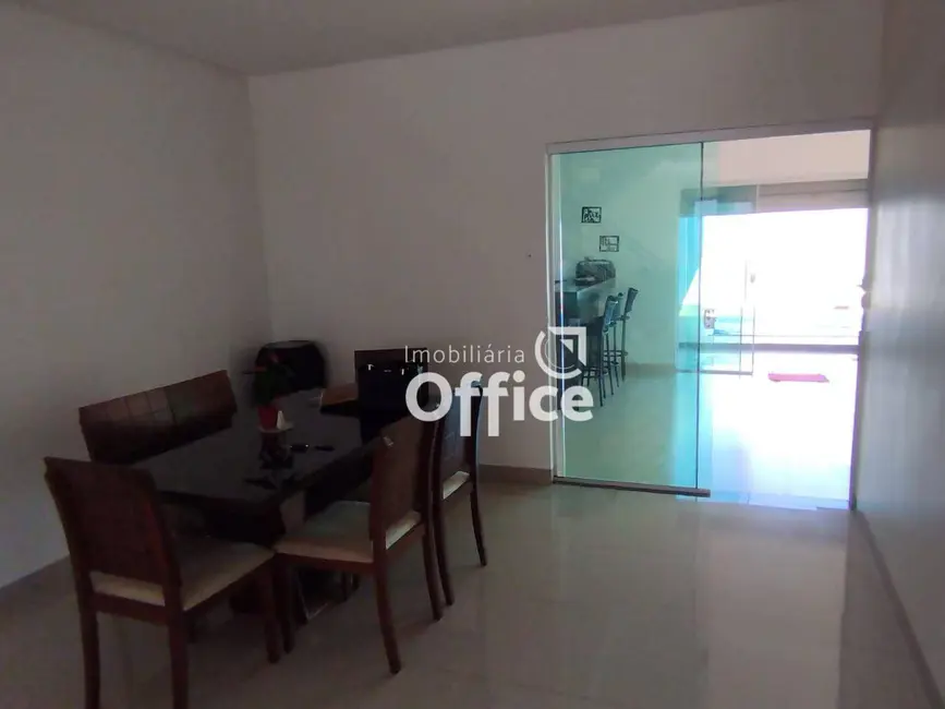 Foto 3 de Sobrado com 4 quartos à venda, 317m2 em Jardim das Américas 3ª Etapa, Anapolis - GO