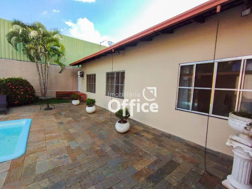 Casa com 3 quartos à venda, 696m2 em Jardim Petrópolis, Anapolis - GO - imagem 9 Foto 9 de Casa com 3 quartos à venda, 696m2 em Jardim Petrópolis, Anapolis - GO