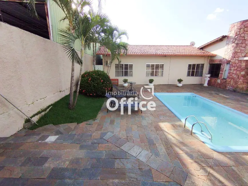 Casa com 3 quartos à venda, 696m2 em Jardim Petrópolis, Anapolis - GO - imagem 2 Foto 2 de Casa com 3 quartos à venda, 696m2 em Jardim Petrópolis, Anapolis - GO