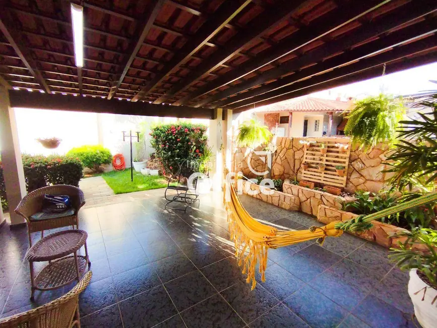 Casa com 3 quartos à venda, 696m2 em Jardim Petrópolis, Anapolis - GO - imagem 5 Foto 5 de Casa com 3 quartos à venda, 696m2 em Jardim Petrópolis, Anapolis - GO