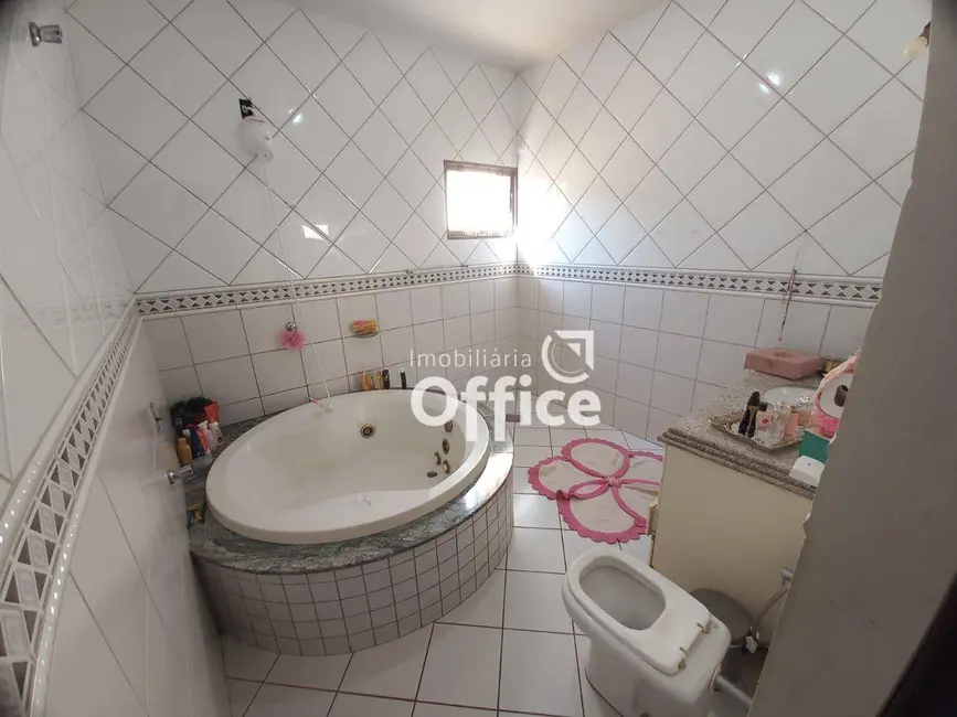Foto 8 de Casa com 4 quartos à venda, 660m2 em Alvorada, Anapolis - GO
