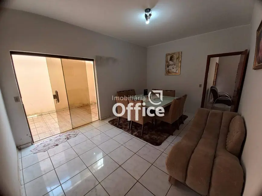 Foto 4 de Casa com 4 quartos à venda, 660m2 em Alvorada, Anapolis - GO