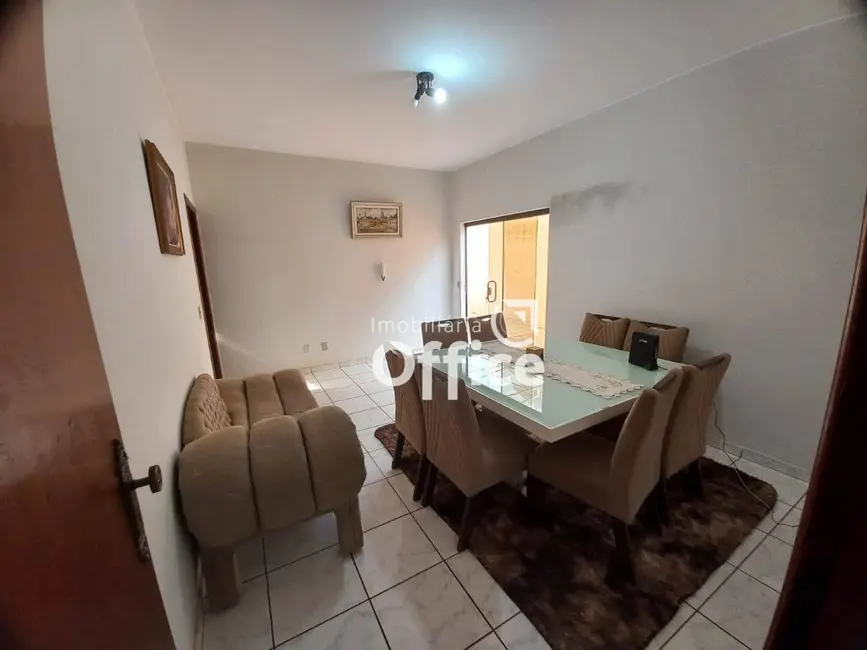 Foto 5 de Casa com 4 quartos à venda, 660m2 em Alvorada, Anapolis - GO