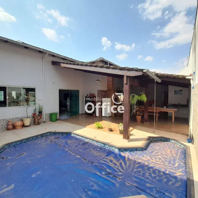 Foto 2 de Casa com 3 quartos à venda, 300m2 em Residencial Villa Bella, Anapolis - GO
