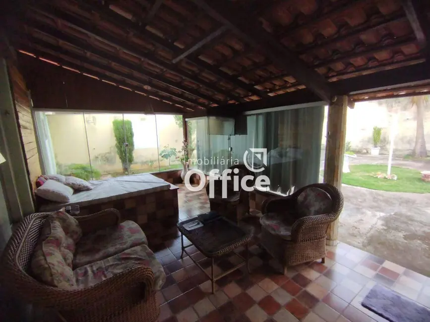 Casa com 6 quartos à venda, 420m2 em Anapolis - GO - imagem 1 Foto 1 de Casa com 6 quartos à venda, 420m2 em Anapolis - GO