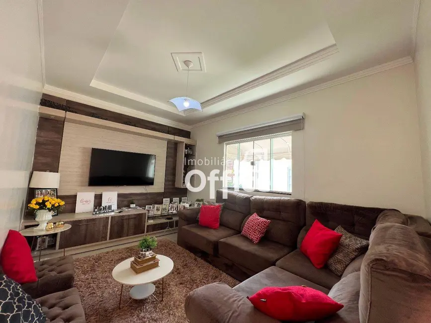 Casa com 3 quartos à venda, 300m2 em Parque Brasília 2ª Etapa, Anapolis - GO - imagem 6 Foto 6 de Casa com 3 quartos à venda, 300m2 em Parque Brasília 2ª Etapa, Anapolis - GO