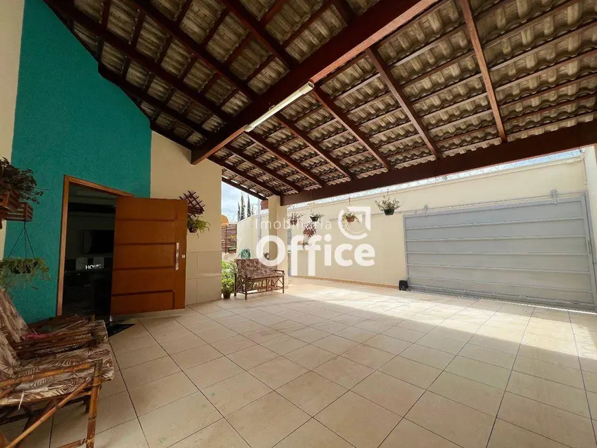 Casa com 3 quartos à venda, 300m2 em Parque Brasília 2ª Etapa, Anapolis - GO - imagem 5 Foto 5 de Casa com 3 quartos à venda, 300m2 em Parque Brasília 2ª Etapa, Anapolis - GO