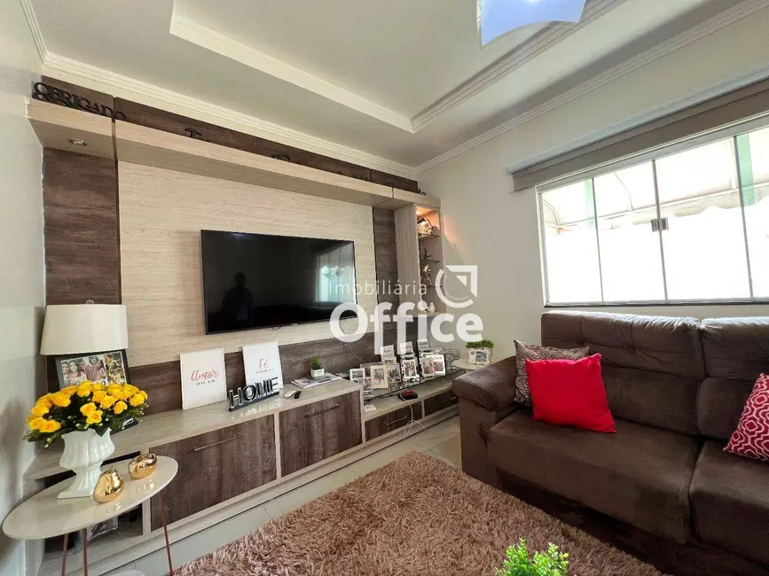 Casa com 3 quartos à venda, 300m2 em Parque Brasília 2ª Etapa, Anapolis - GO - imagem 9 Foto 9 de Casa com 3 quartos à venda, 300m2 em Parque Brasília 2ª Etapa, Anapolis - GO