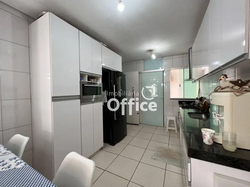 Foto 8 de Apartamento com 3 quartos à venda em Vila Góis, Anapolis - GO