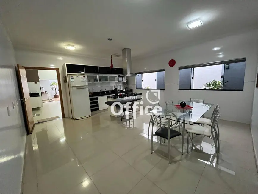 Casa com 4 quartos à venda, 360m2 em Vila Santa Maria de Nazareth, Anapolis - GO - imagem 6 Foto 6 de Casa com 4 quartos à venda, 360m2 em Vila Santa Maria de Nazareth, Anapolis - GO