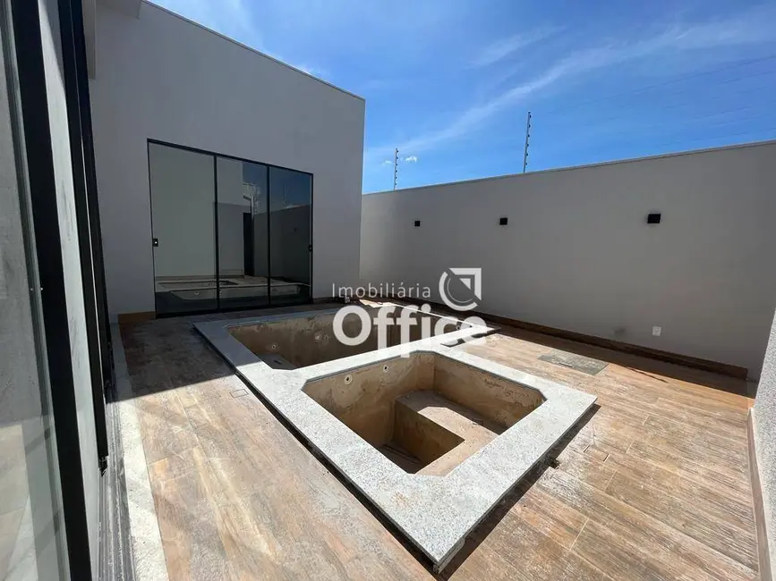 Foto 3 de Casa com 3 quartos à venda, 300m2 em Residencial Cerejeiras, Anapolis - GO