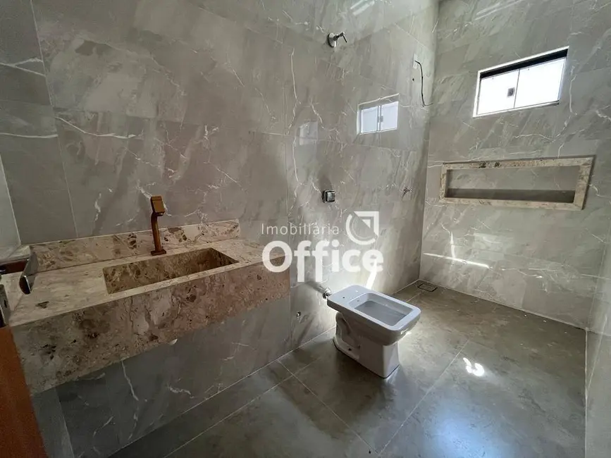 Foto 4 de Casa com 3 quartos à venda, 300m2 em Residencial Cerejeiras, Anapolis - GO